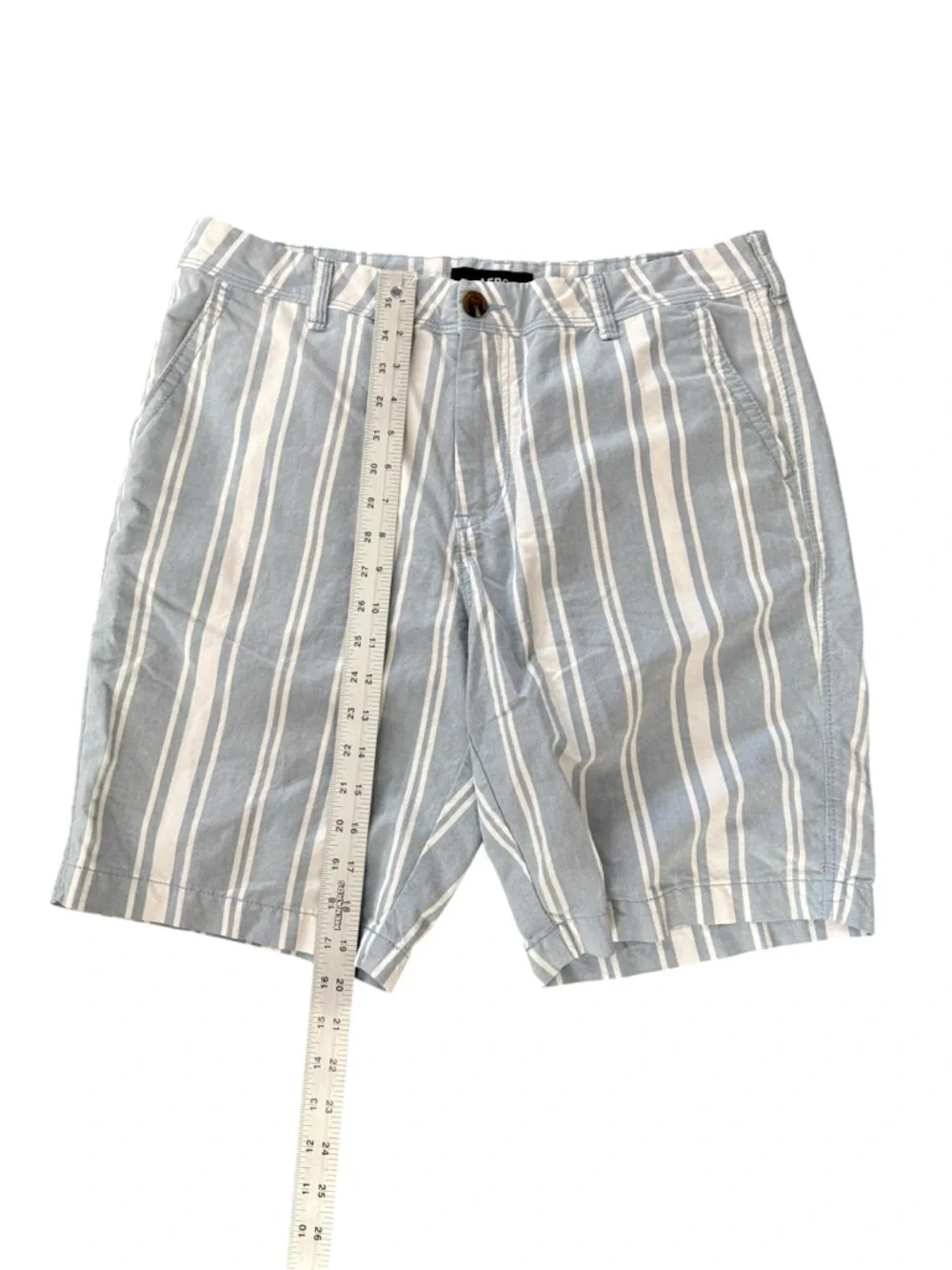 Aeropostale Men's Light Blue and White Striped Flat-Front Shorts 34
